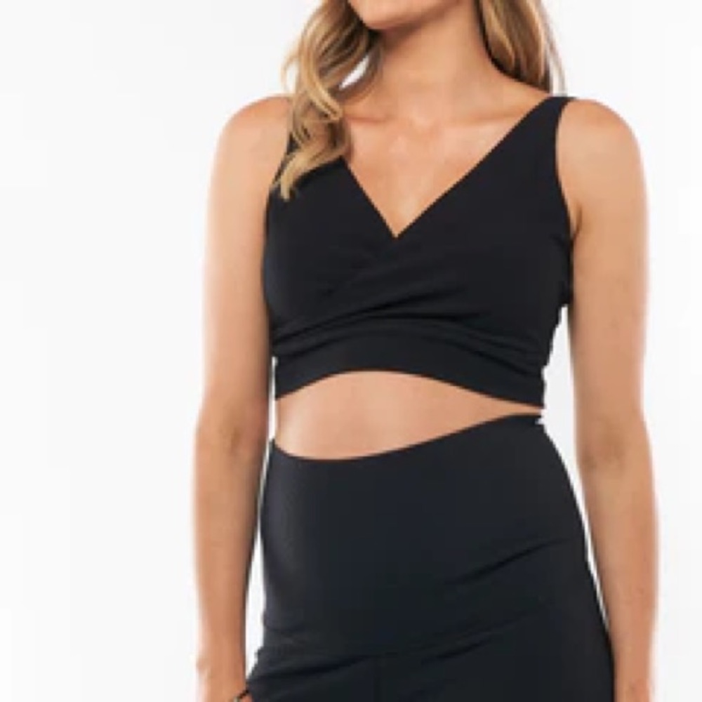The Distance Rib Nursing Crop